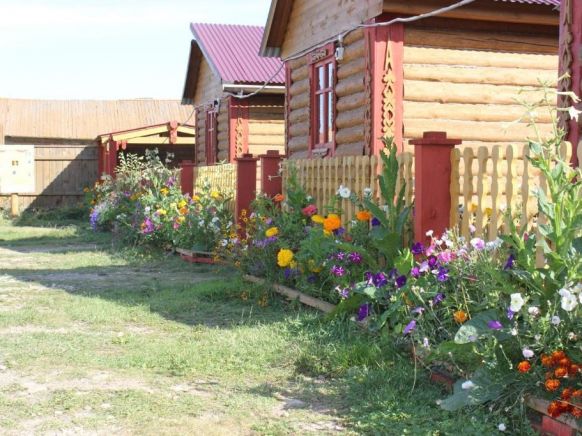 Турбаза Русское подворье по адресу Большое Голоустное, ул. Кирова, д. 2Б