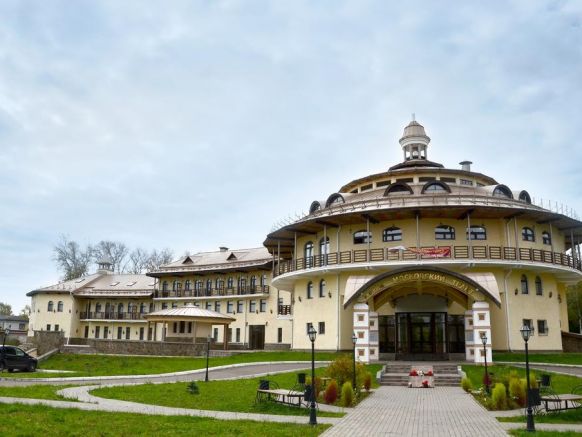 АЗИМУТ Отель Ростов Великий по адресу Ростов Великий, ул. Окружная, д. 29а, 205 км трассы М-8