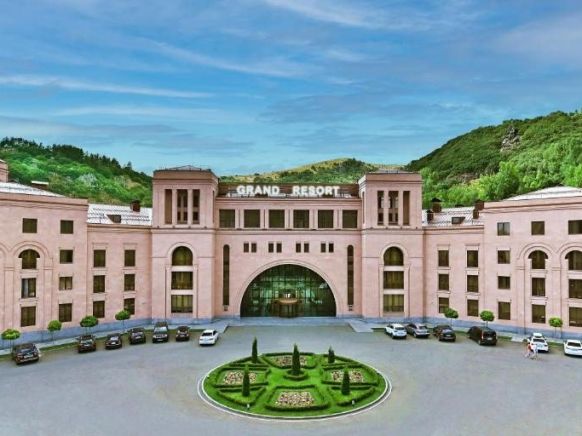 Отель Grand Resort Jermuk по адресу Джермук, 7/5 Shahumyan Street