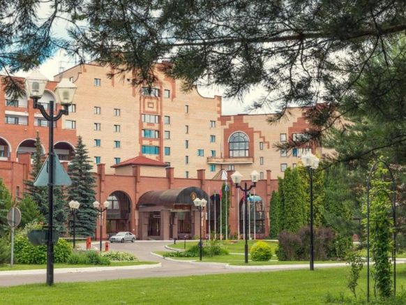 Оздоровительный комплекс Ватутинки по адресу Москва, Новомосковский а. о., Калужское ш., 15-й км, с1