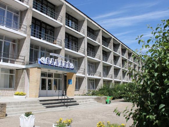 Гостиница Валдай по адресу Валдай, ул. Луначарского, д. 20, 392 км трассы М10