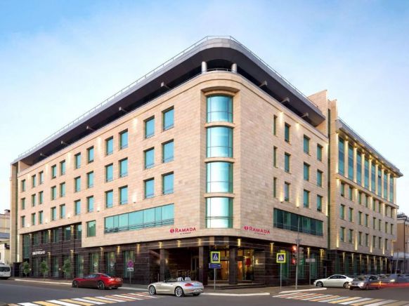 Отель Ramada by Wyndham Kazan City Centre по адресу Казань, ул. Чернышевского, д. 39