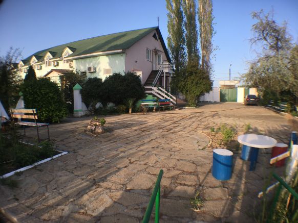 Отель ПРИЧАЛ по адресу Голубицкая, ул. Набережная, д. 25г