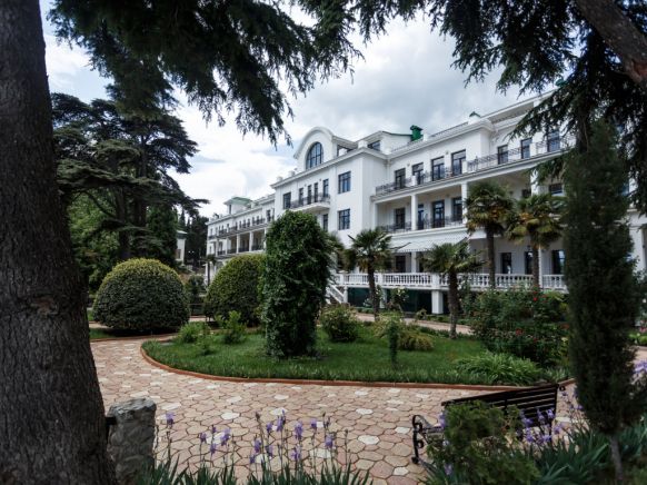 Отель Riviera Sunrise Resort & Spa по адресу Алушта, ул. Ленина, д. 2