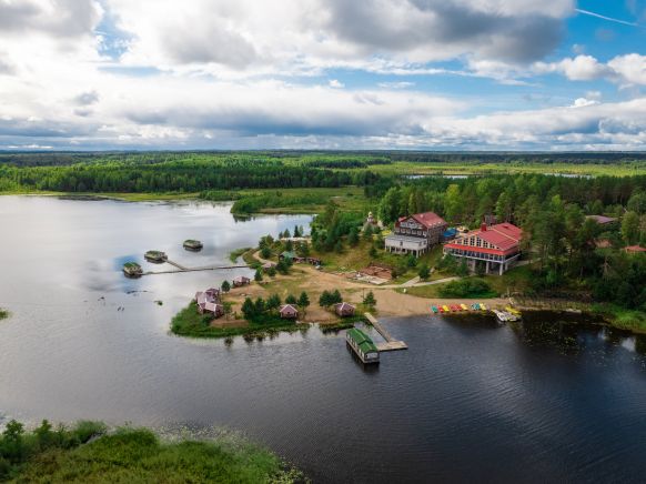 База отдыха Алёнушка по адресу Новгородская обл., Окуловский р-н, д. Окуловка, 43-й км
