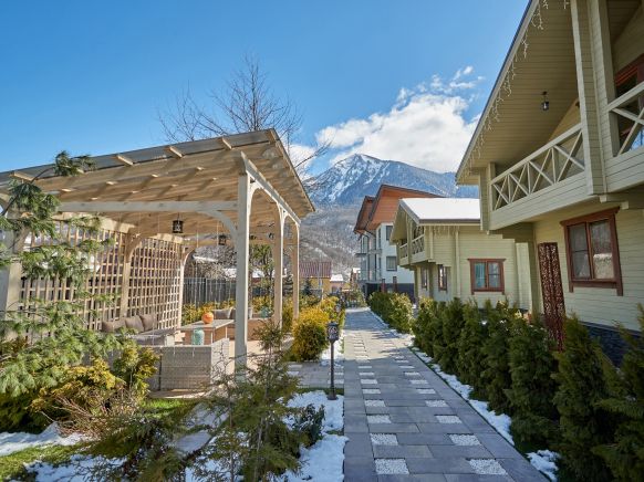 HILLS POLYANA Hotel & SPA по адресу Красная Поляна, ул. Пчеловодов, д. 44/1