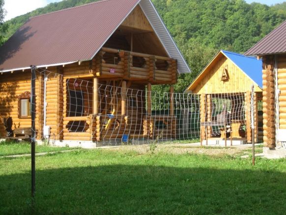 База отдыха Солнечная по адресу Каменномостский, ул. Солнечная, д. 23
