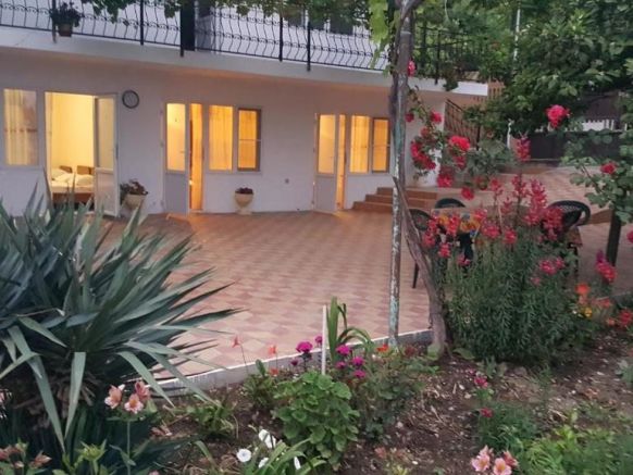 Guest House on Demerjipa по адресу Гагра, Demerjipa Street 18