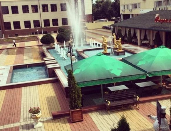 Гостиница Версаль по адресу Армавир, ул. Розы Люксембург, д. 144