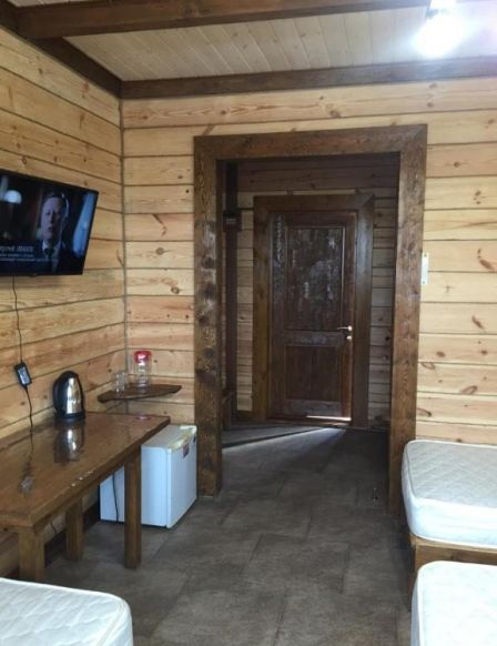 Papa Karlo Guest House по адресу Горячинск, Gagarina 10/3