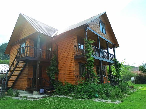 Гостевой дом Белый Аист по адресу Алтайский край, Алтайский р-н, с. Ая, ул. Катунская, д. 31/1