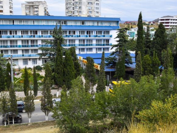 Гостиница Сурож по адресу Судак, ул. Ленина, д. 75