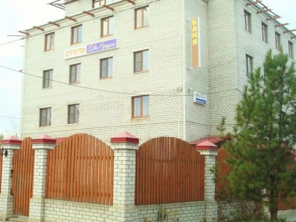Отель Два Крыла по адресу Ярославль, ул. Ломоносова, д. 31, 256 км трассы М-8