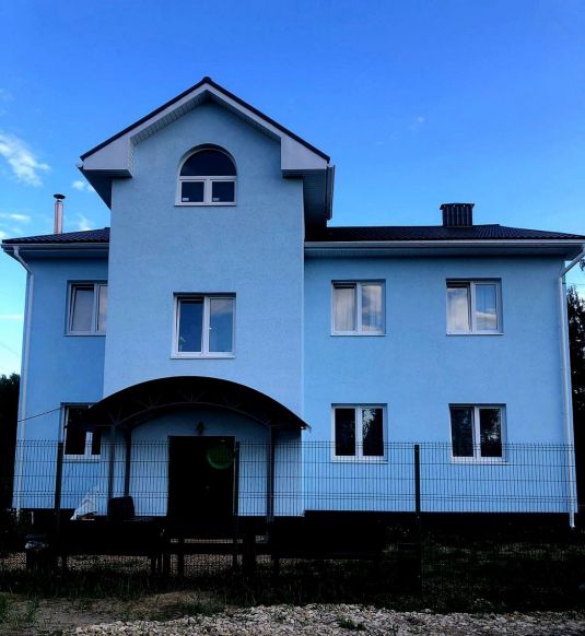 Гостевой дом Лесные Пруды по адресу Московская обл., Богородский г. о., с. Кудиново, ул. Грушевая, д. 36