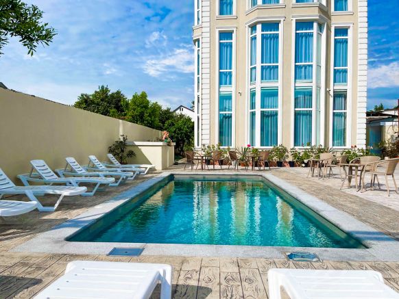 Отель Офелия by Sun City Hotels по адресу Сочи, Адлер, ул. Куйбышева, д. 38