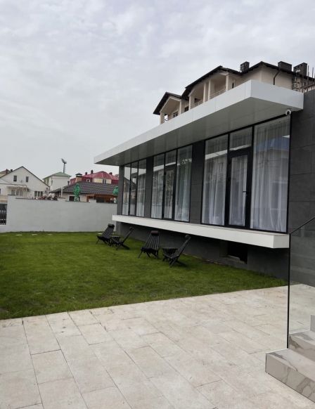 Гостиница Hotel Holiday по адресу Краснодарский край, м. о. Геленджик, с. Кабардинка, Приветливая ул., д. 17