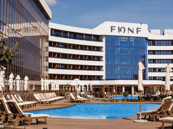 Отель FЮNF Luxury Resort & SPA Anapa Miracleon 5* по адресу Анапа, Пионерский пр., д. 253-1с13