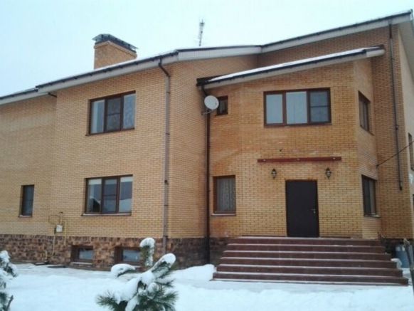 Гостевой дом Domodedoff Inn по адресу Московская обл., Подольский р-н, п. Львовский