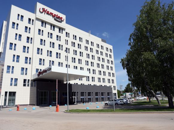 Отель Hampton by Hilton Ufa по адресу Уфа, ул. 50 лет Октября, д. 17, 1324 км трассы М-7