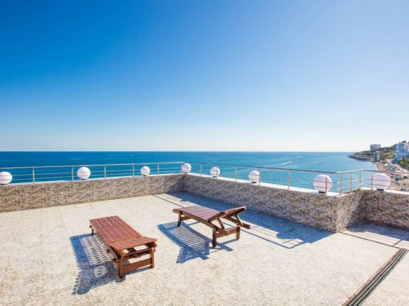 Отель Art House Hotel по адресу Алушта, ул. Набережная, д. 18а
