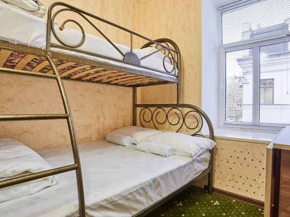 Гостиница Винтерфелл на Курской по адресу Москва, ул. Старая Басманная, д. 7/1
